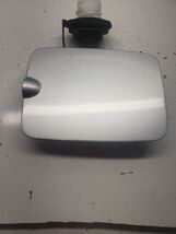 SORENTO   2006 Fuel Filler Door 1098679 - $449.48 MXN