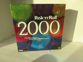 Hasbro Parker Brothers Risk &#39;n&#39; Roll 2000 Dice Game New - $175.40 MXN