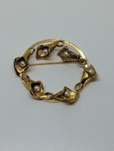 Vintage WELLS 14k Gold Filled GF Wreath Faux Pearl Brooch - £19.71 GBP