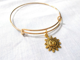 Mayan Sun God Detailed Charm On Goldtone Adjustable Bangle Bracelet - £4.73 GBP