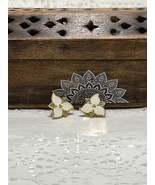 Vintage Candian Enamel Dogwood Flower Pin - €8,62 EUR