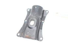 06-07 SUBARU IMPREZA WRX REAR DIFFERENTIAL COVER BRACKET Q8589 image 2