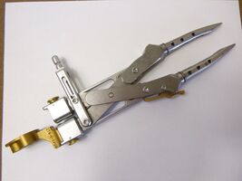 Stryker #6541-3-600 Patella Clamp w/ Triathlon 6541-3-617 A29 Drill Temp... - $240.56