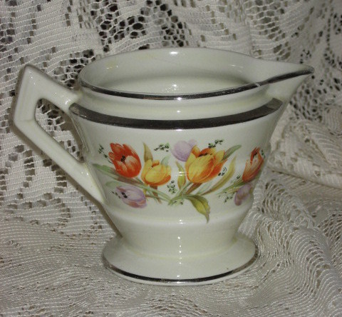 Homewood Creamer - Hall&#39;s China -OH, USA - $9.00