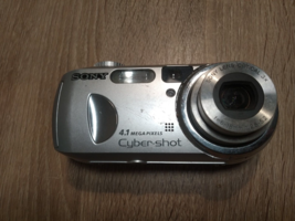 Vintage Sony Cyber-shot DSC-P73 4.2MP Digital Camera Work - £35.61 GBP