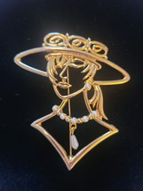 Vintage JONETTE Brooch Pin Gold Tone Lady w/Hat Faux Pearl Earrings/Neck... - £27.52 GBP