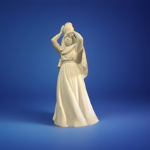 Nativity Scene - Woman with Water Jar- Porcelain Figurine By Avon 1990 W... - $465.81 MXN