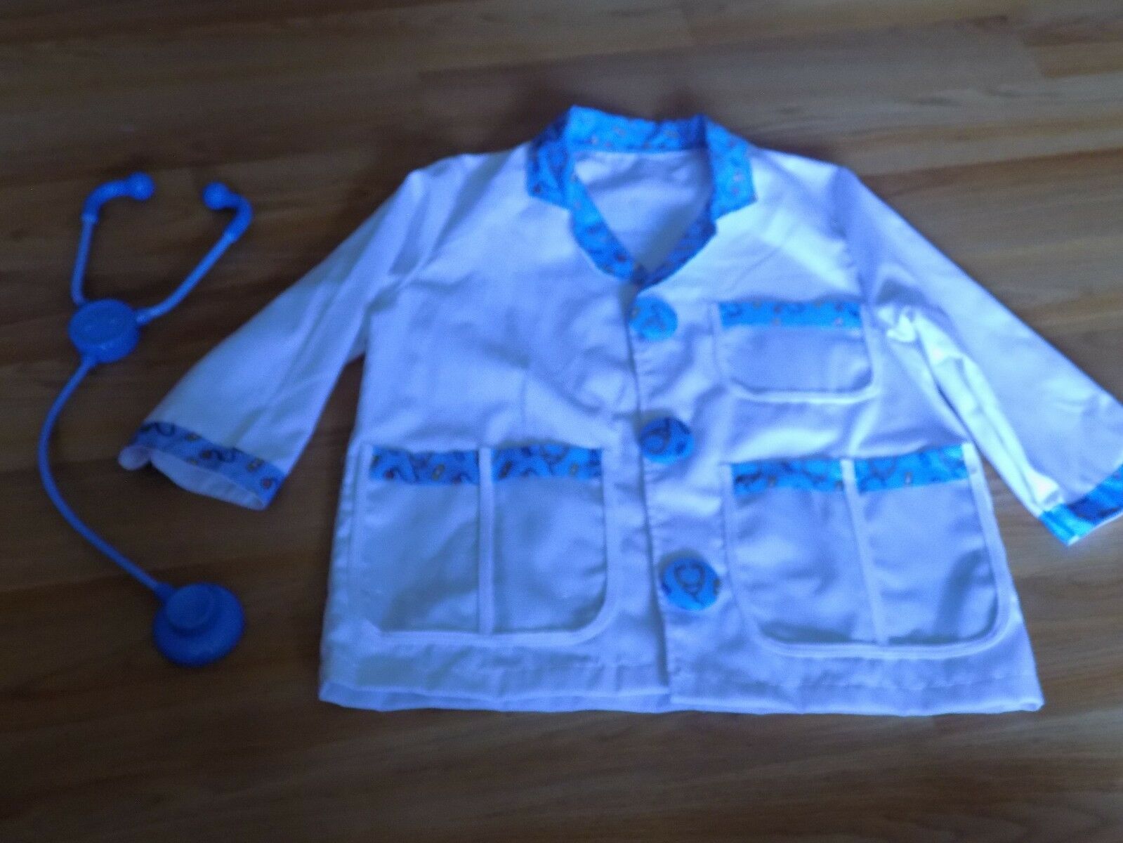 Size Ages 3-6 Melissa & Doug Medical Staff Doctor Lab Coat Costume Stethoscope  - $24.00