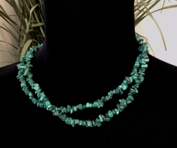 Long NATURAL Deep Green MALACHITE  CRYSTAL CHIP Strand NECKLACE BEAD 34&quot; - $24.00