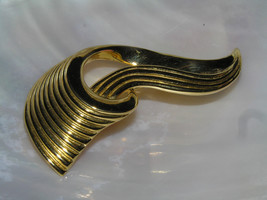 Vintage Signed Ridged &amp; Domed Open Goldtone Swirl Abstract Pin Brooch – marked - £7.42 GBP