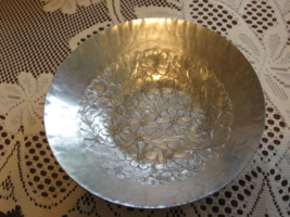 Hammered Aluminum-Everlast-Bowl-Floral-Hand Made-1950&#39;s-USA - $15.00