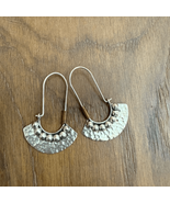 925 Sterling Silver 2-Tone Vintage V Mexico Hammered Finish Crescent Ear... - $64.93 CAD