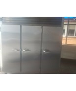 TRAULSEN 3 DOOR REFRIGERATED REACH-IN COOLER-SHIPS N 24 HOURS - $6,626.09 CAD