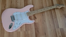 Partscaster Stratocaster SSS 2026 - Flamingo - $349.99