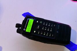 MOTOROLA AAH55TDH9LA1AN XPR 6550 TWO-WAY CORE RADIO - NEEDS RE-PROGRAM #... - €49,45 EUR