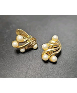 Vintage Crown Trifari Gold Tone Faux Pearl Clip On Earrings Signed Elegant - $34.61 CAD