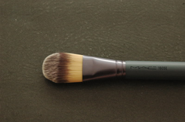 Mac Cosmetics # 190 se Foundationl Brush NIP - £13.62 GBP