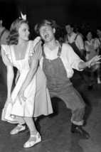 Babes on Broadway Judy Garland Mickey Rooney doing dance number 11x17 Photo - £14.13 GBP