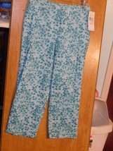 Women&#39;s Floral Stretch Capri Village Petite By Liz Claiborne / Size 10P - £10.33 GBP