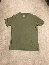 Men&#39;s Faded Glory V-Neck Shirt--Size S--Green - $6.99