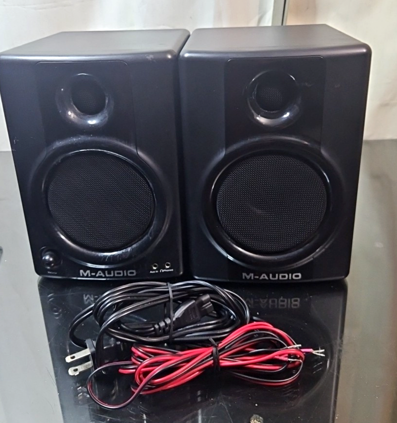 M-Audio Studiophile AV-40 Desktop Speakers Studio Monitors For Parts Or ... - $24.18