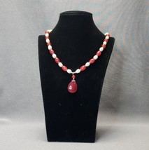 Vintage Baroque Freshwater Pearls &amp; Red Jade Beads Knotted Beaded Necklace 20&quot; - £28.18 GBP