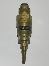Western West Winds Compressed Gas Regulator for Helium with Hose Barb At... - £31.45 GBP