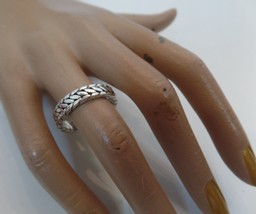Men&#39;s 9.25 Sterling Silver Ring Sz 10 Patterned Weighs 4.9 Grams NWT From Bali - £47.59 GBP