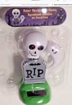 Halloween Skeleton &amp; Ghost 4&quot; Moving Solar Sun Powered Figurine - £6.31 GBP