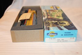 HO Scale Athearn, GP-9 Diesel Locomotive, Union Pacific, Yellow, #130 - 3154 - £95.92 GBP