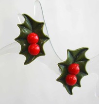 Red &amp; Green Cellulose Acetate Christmas Holly Screw-on Earrings 1950s vi... - £9.67 GBP