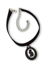 Metal Black Velvet Choker with Gothic Black Cat Cameo - $1,049.67 MXN