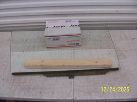 1965 BUICK SKYLARK 2 DR Hardtop RIGHT DOOR WINDOW GLASS &amp; TRACK USED OEM... - $3,198.66 MXN