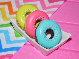 Our Generation Sweet Stop Ice Cream Truck Accessories Lot of 3 Doughnuts B - £7.02 GBP