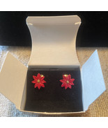 Vintage~Red Poinsettia Clip-On Earrings Golden settings~Diameter 5/8&quot;~AV... - £5.37 GBP