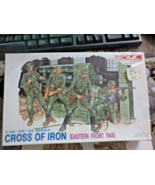 Dragon DML WWII Eastern Front Cross of Iron Figures Model Kit 1/35 seale... - $11.29