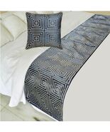 The HomeCentric Velvet Blue Decorative Bed Runner and Pillow Cover - Sap... - €58,69 EUR+