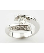 18k White Gold Round Diamond Solitaire Engagement Bypass Ring w/ Accents - €4.108,67 EUR