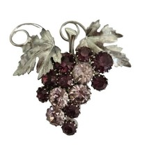 Vintage Grape Cluster Brooch Silver Tone Purple Glass Cabachons - £16.96 GBP