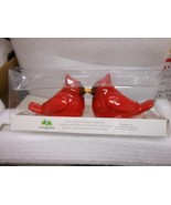Evergreen &quot;Red Cardinals Ceramic Salt &amp; Pepper Shaker Set&quot; 2024 NEW - $348.39 MXN