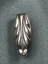 Vintage Light Goldtone Etched Leaf Clip Pin Brooch – 1.5 x 0.5 inches – ... - £7.49 GBP