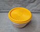 Tupperware 886-33 Orange Circular Food Container Burst Design Lid - £6.10 GBP