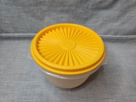 Tupperware 886-33 Orange Circular Food Container Burst Design Lid - $7.59