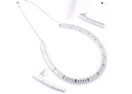 AAR Jewels Cristal Moderno Collar Pendientes Elegante Fantástico Set FST - £25.95 GBP
