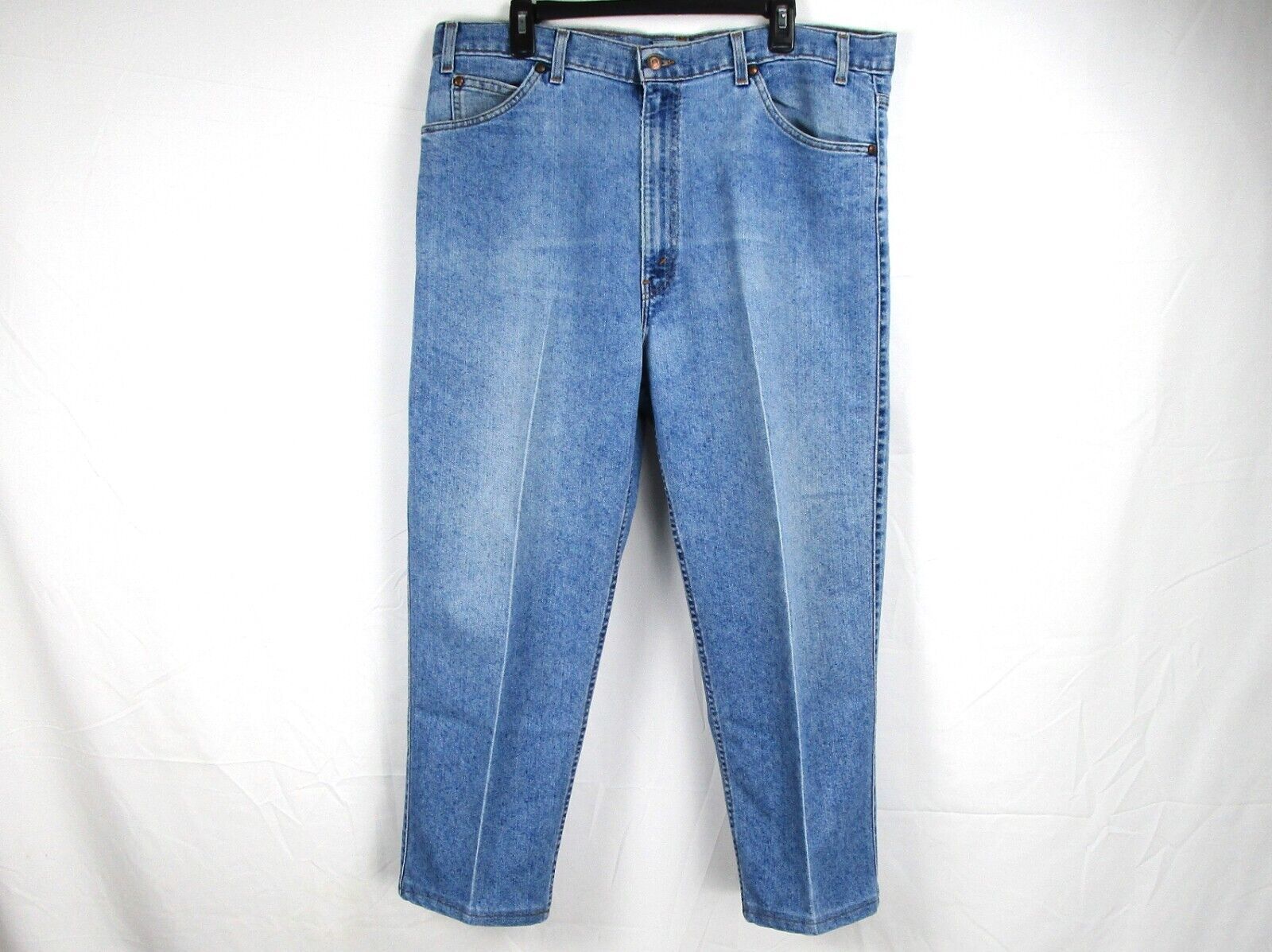Primary image for Levi's 540 Relaxed Fit Blue Jeans Men's 40 W x 25.5 Inseam Blue Denim Pants
