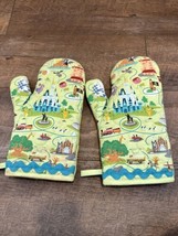 Set Of 2 Disney World  Attractions Icons Four Parks Oven Mitt Pot Holders - £15.65 GBP