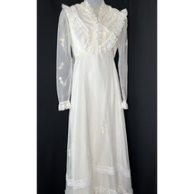 Vintage 1970s Romantic White Lace High Neck Ruffle Applique Wedding Dress Size S - $64.95