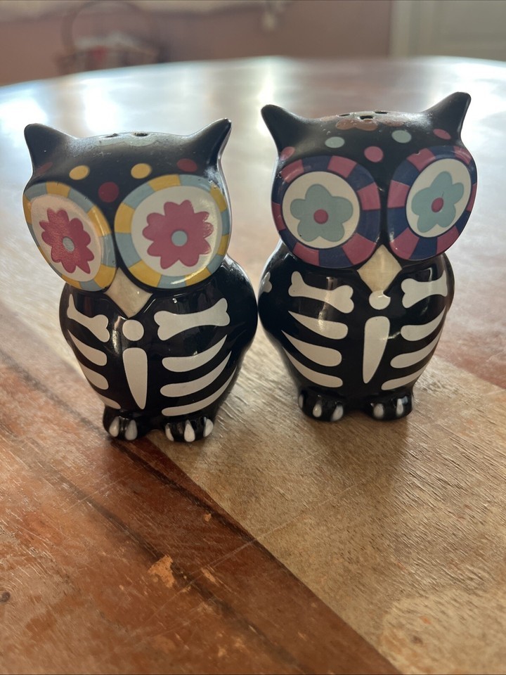Halloween Black Sugar Skull Mummy Owls Salt/Pepper Shaker Crackel Barrel... - $9.50