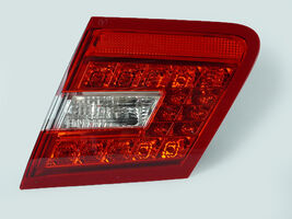 2010-2013 MERCEDES E CLASS C207 TAIL LIGHT LAMP LID RIGHT RH PASSENGER OEM - $183.97