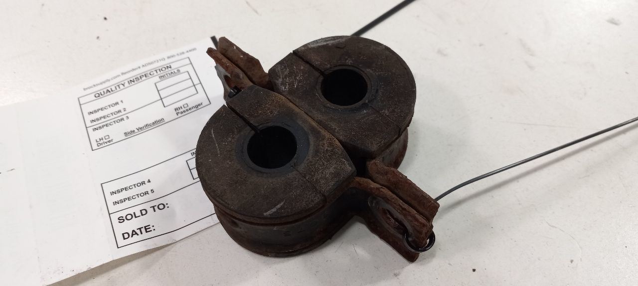 Cadillac CTS Sway Bar Bushing Mounting Bracket 2010 2011 2012 2013 2014 - $29.79